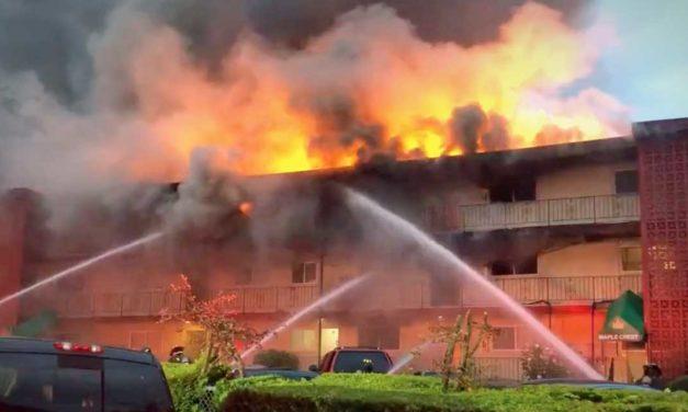 UPDATE: 3 killed in 3-alarm apartment fire in Tukwila Tuesday morning