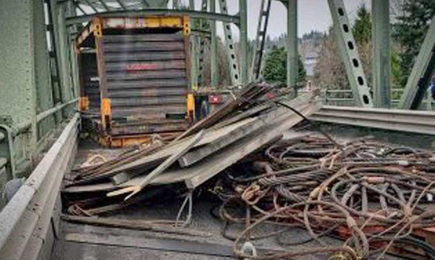 Fallen load off semi-truck closes 42nd Ave S. Bridge in Tukwila Wednesday morning