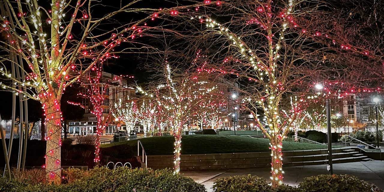 ’It’s a Wonderful Burien’ offers Holiday Joy for the whole south end through Dec. 31