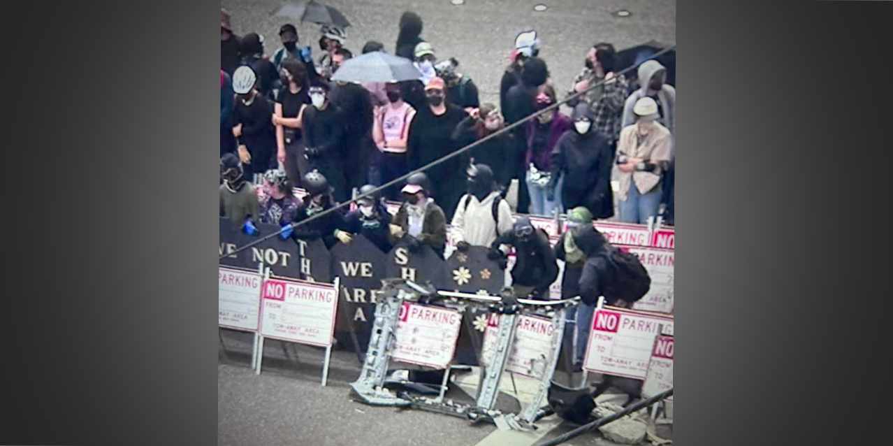 DHS entrance cleared by Tukwila Police after protesters erect makeshift barricade