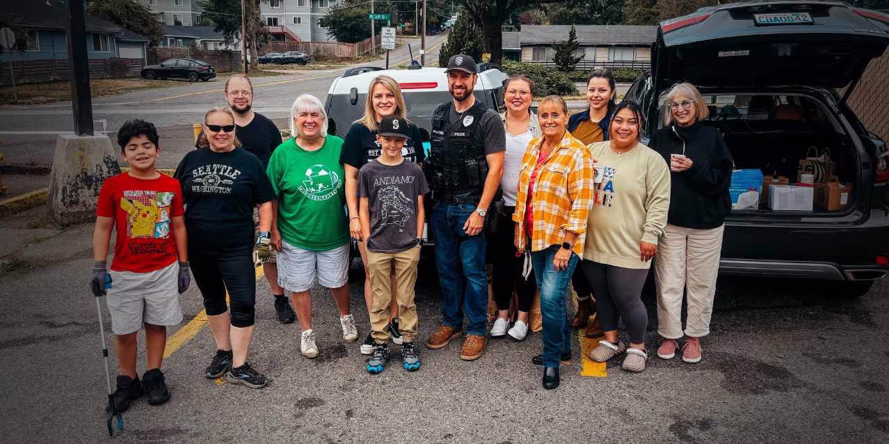 Over 30 bags of trash removed in Tukwila Police community cleanup