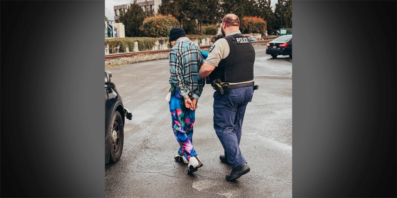 Tukwila Police arrest man with DOC escape warrant tied to murder conviction